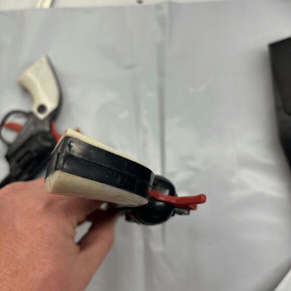 Vintage Hong Kong Made Cap Guns with Scabbards Black Gold Red White - Picture 9 of 11